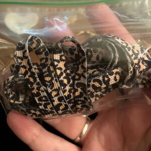 Leopard shoelaces